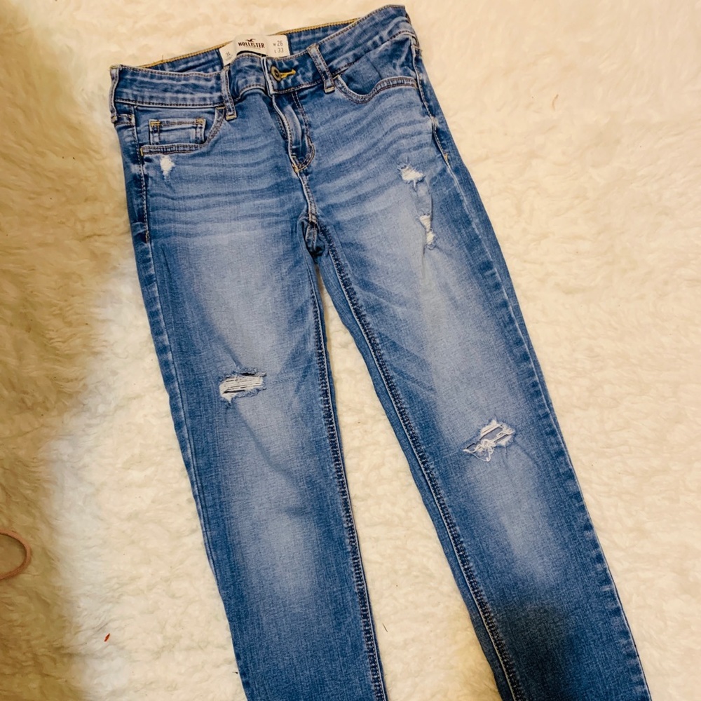 Low rise ripped Hollister skinny jeans